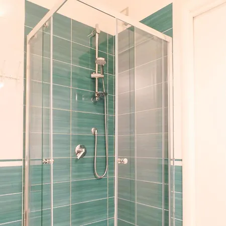 Con Terrazza E Parcheggio *