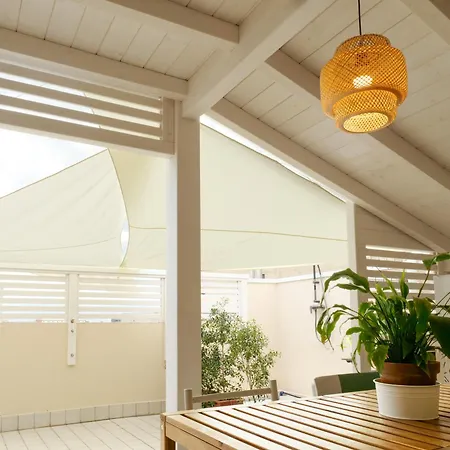 Con Terrazza E Parcheggio アパート カリアリ